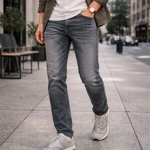 NWOT AG Adriano Goldschmied gray wash jeans with a modern, worn-in fade Size 32